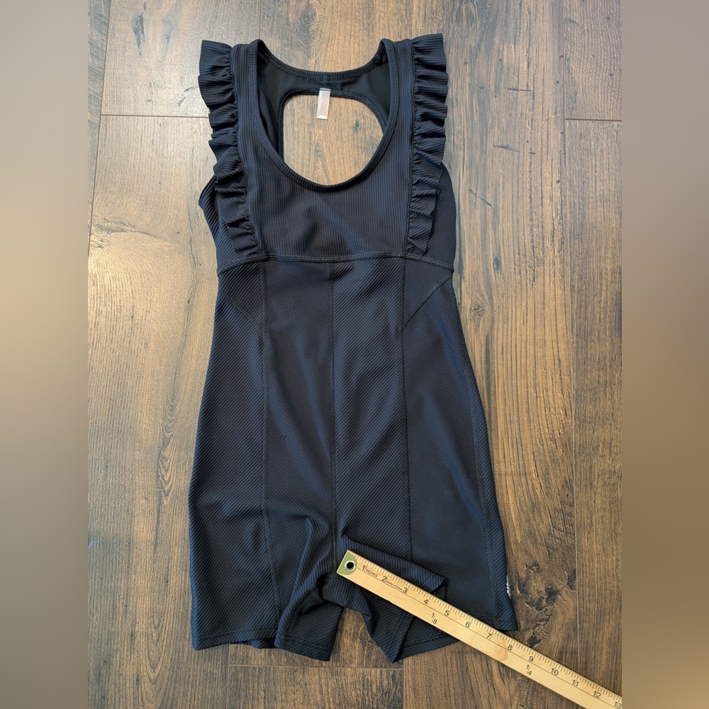 Free People Movement Ruffle Me Up Shortie Black Size XS - Picture 13 of 13